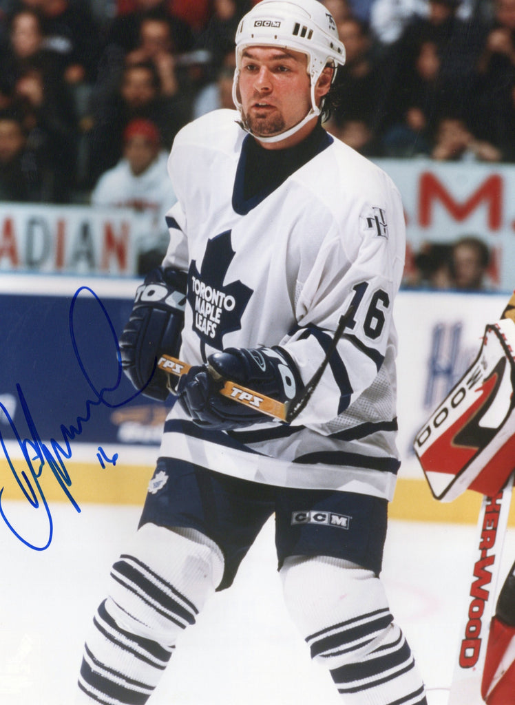 Darcy Tucker Autographed 8x10 Photo - Action