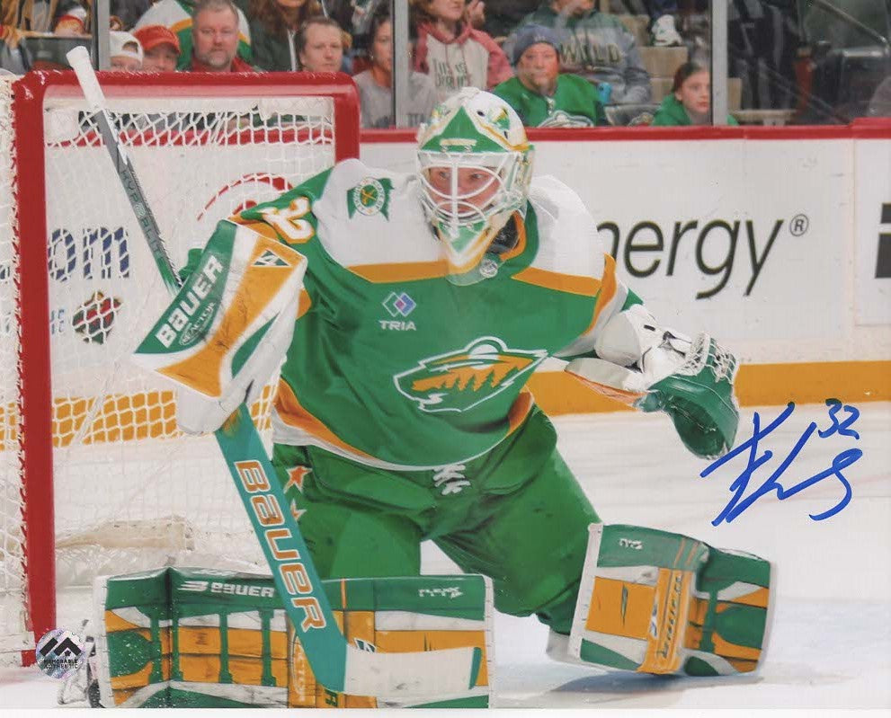 Filip Gustavsson Autographed 8x10 Photo - Alternate