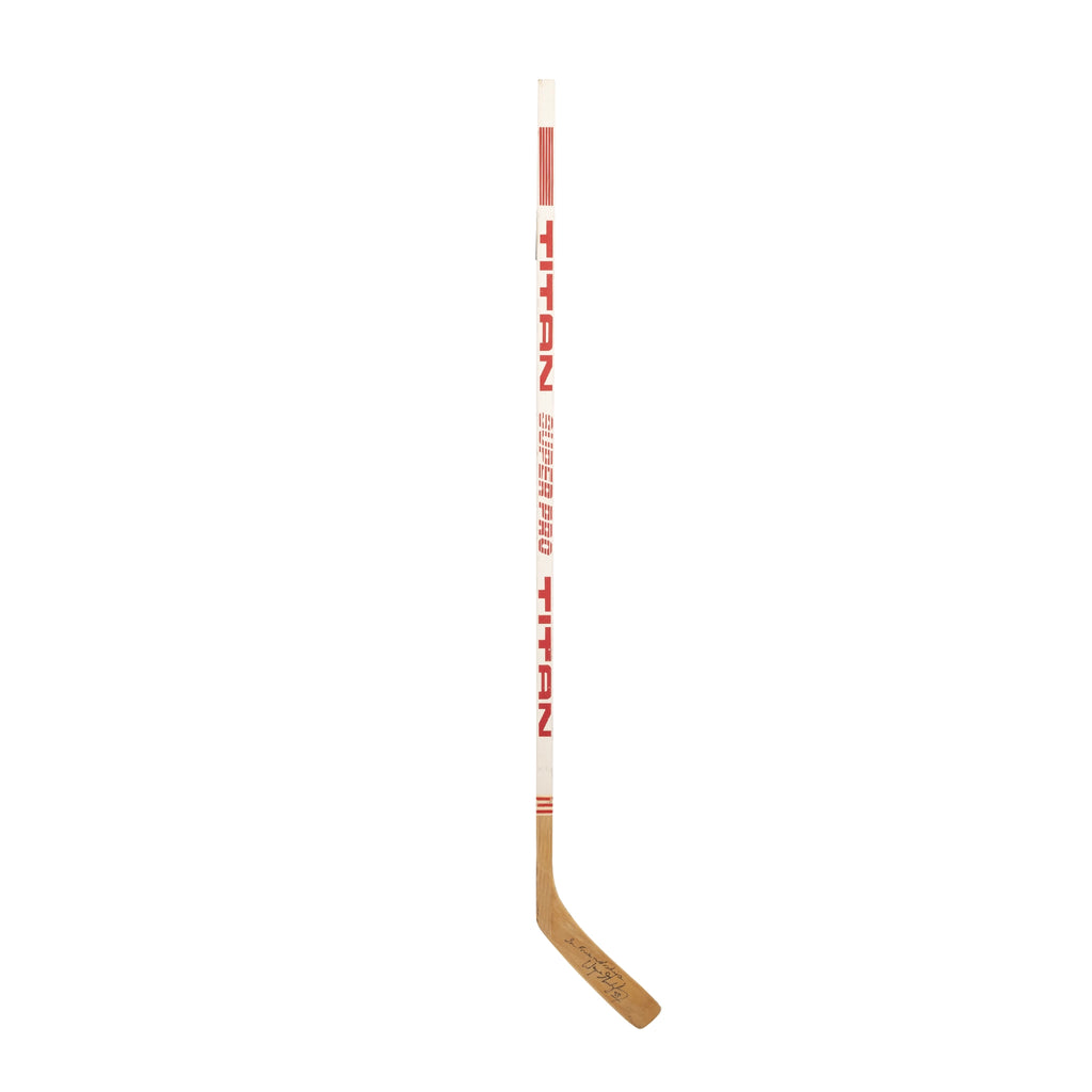 (PAST AUCTION) <br> Lot 13: Wayne Gretzky Autographed Titan Super Pro Stick