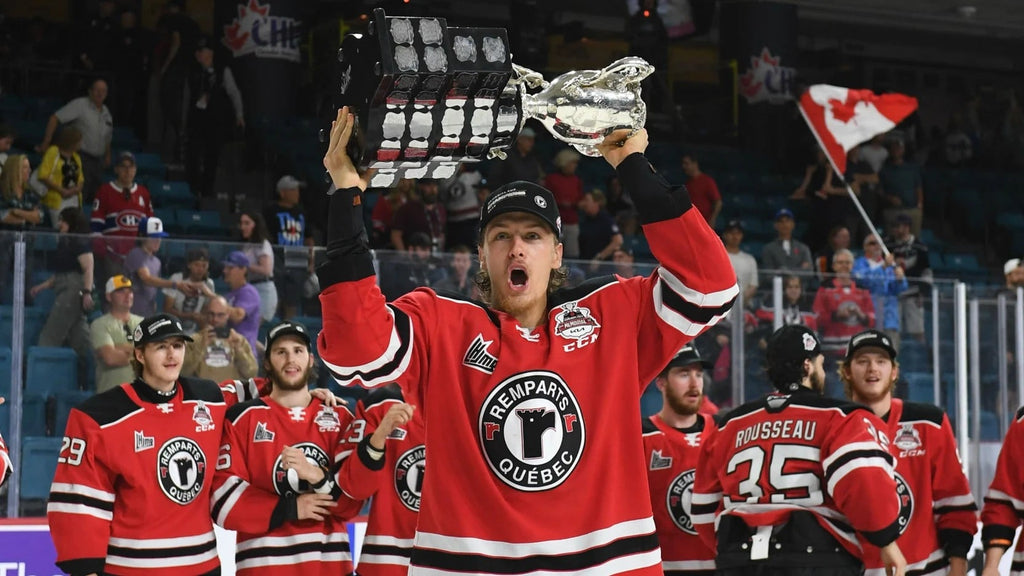 PRE-ORDER - Zachary Bolduc Autographed 8x10 Photo - Remparts