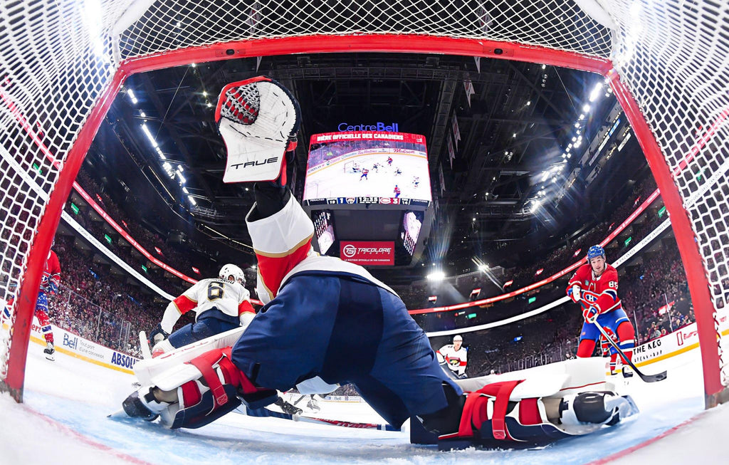 PRE-ORDER - Alexandre Texier Autographed Photo - Net View