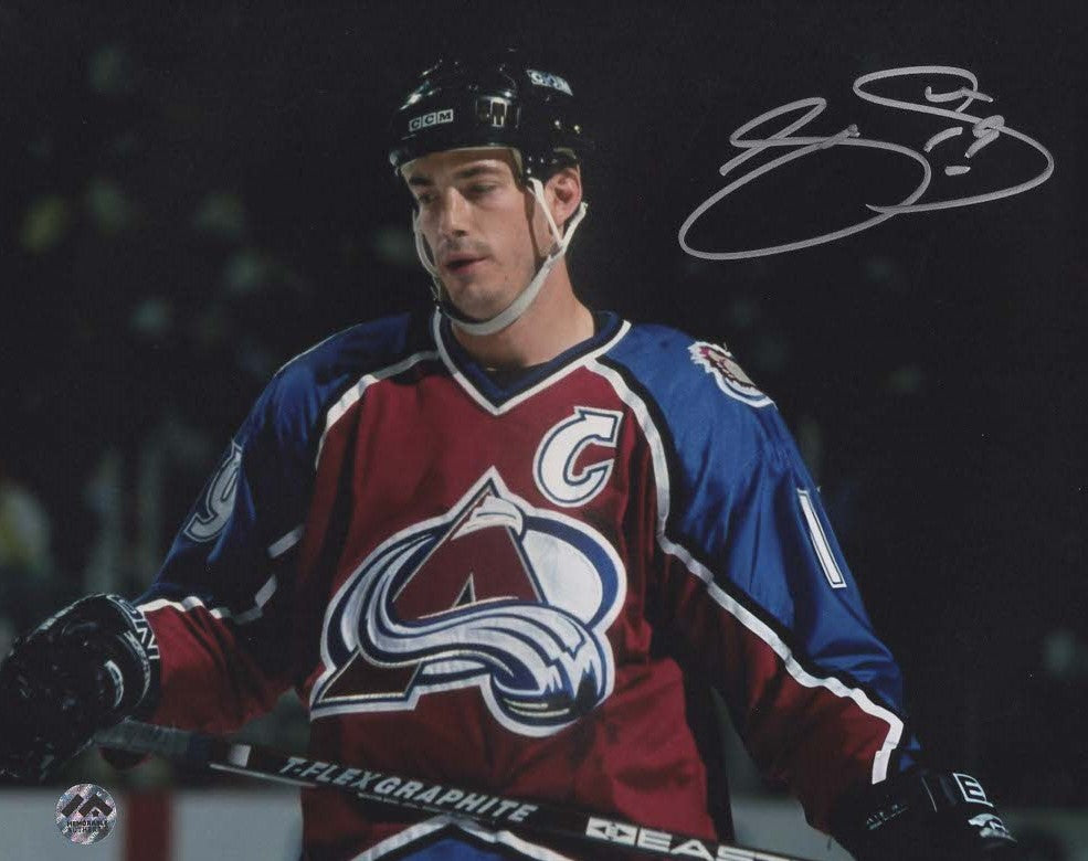 Joe Sakic Autographié Photo 16x20 - Blackout