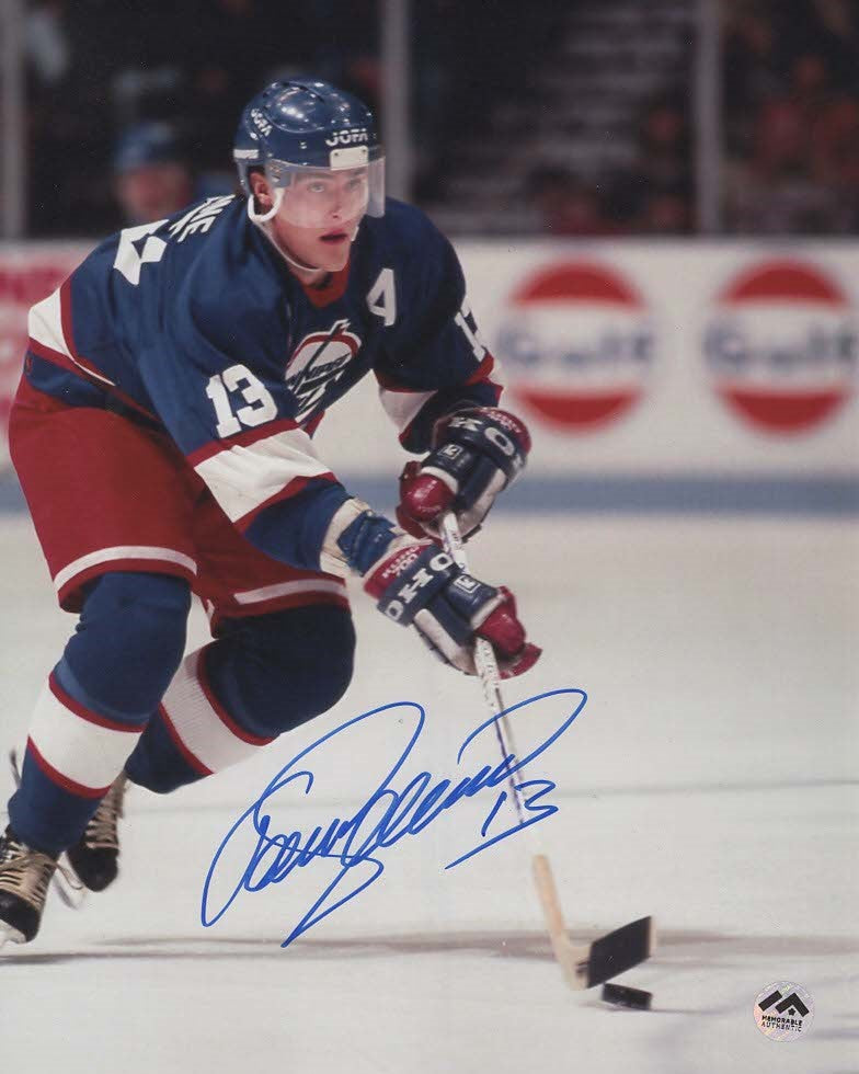 Teemu Selanne Autographié Photo 8x10 - Action